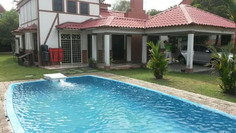 别墅 - 带私人游泳池 Malacca 外观 照片